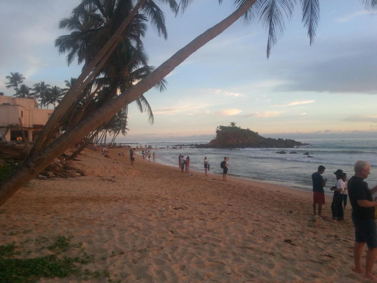 Sun Ocean Inn Mirissa Extérieur photo